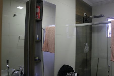 Casa à venda com 185m², 3 quartos e 2 vagasBanheiro da suíte 1