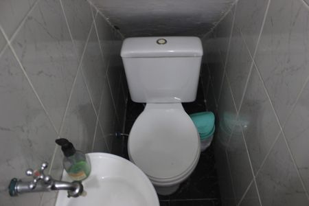 Casa à venda com 185m², 3 quartos e 2 vagasBanheiro da suíte 2