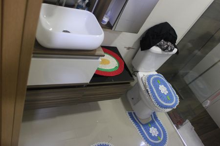 Casa à venda com 185m², 3 quartos e 2 vagasBanheiro da suíte 1