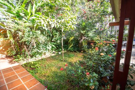 Casa para alugar com 200m², 2 quartos e 1 vagaGaragem / Jardim