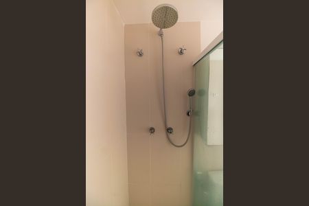 Apartamento para alugar com 180m², 4 quartos e 3 vagas Apartamento para alugar com 180m², 4 quartos e 3 vagasBanheiro da Suíte 1