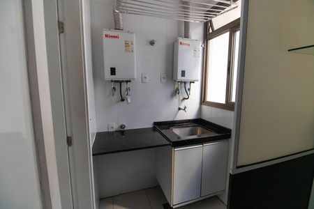 Apartamento para alugar com 180m², 4 quartos e 3 vagas Apartamento para alugar com 180m², 4 quartos e 3 vagasCozinha e Área de Serviço