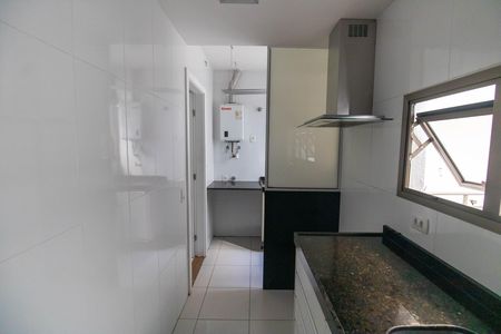 Apartamento para alugar com 180m², 4 quartos e 3 vagas Apartamento para alugar com 180m², 4 quartos e 3 vagasCozinha e Área de Serviço