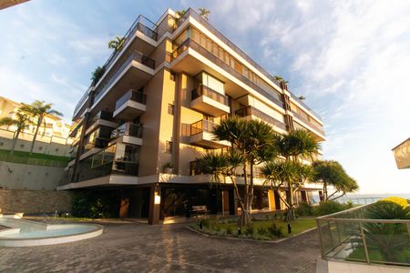 Apartamento para alugar com 180m², 4 quartos e 3 vagas Apartamento para alugar com 180m², 4 quartos e 3 vagasFachada