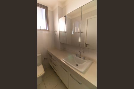 Apartamento para alugar com 180m², 4 quartos e 3 vagas Apartamento para alugar com 180m², 4 quartos e 3 vagasBanheiro da Suíte 2