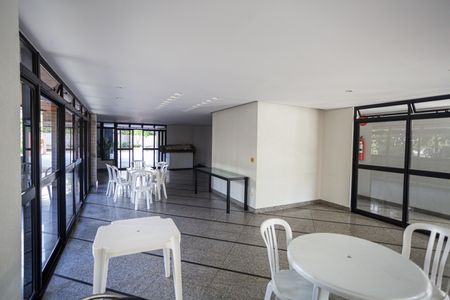 Apartamento para alugar com 100m², 3 quartos e 2 vagasÁrea comum - Salão de festas
