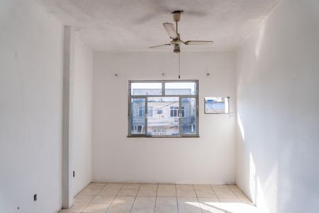 Casa para alugar com 2 quartos, 1000m² em Brás de Pina, Rio de Janeiro