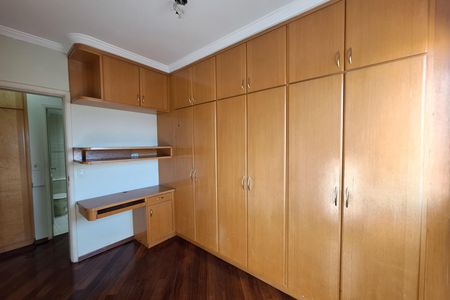 Apartamento para alugar com 96m², 2 quartos e 2 vagas Apartamento para alugar com 96m², 2 quartos e 2 vagasQuarto