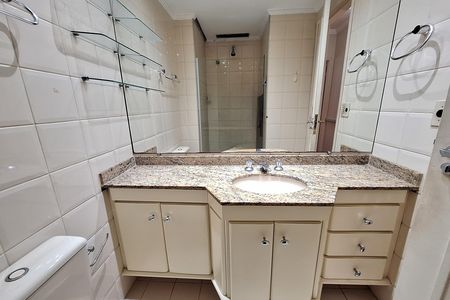 Apartamento para alugar com 96m², 2 quartos e 2 vagas Apartamento para alugar com 96m², 2 quartos e 2 vagasBanheiro