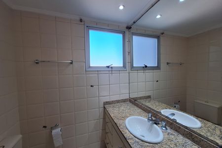 Apartamento para alugar com 96m², 2 quartos e 2 vagas Apartamento para alugar com 96m², 2 quartos e 2 vagasBanheiro da Suíte