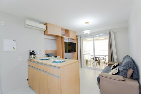 Sala de kitnet/studio para alugar com 1 quarto, 39m² em Jardim Flor da Montanha, Guarulhos