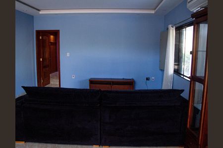Sala de casa de condomínio para alugar com 4 quartos, 1120m² em Santa Cruz, Rio de Janeiro