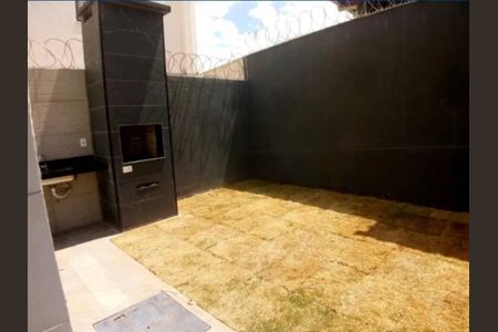 Foto 02 de casa à venda com 3 quartos, 180m² em Sinimbu, Belo Horizonte