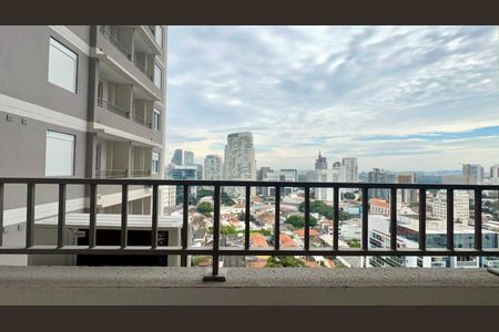 Varanda de kitnet/studio para alugar com 1 quarto, 25m² em Pinheiros, São Paulo