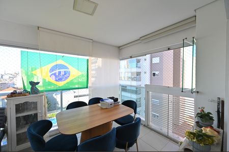 Apartamento à venda com 75m², 2 quartos e 1 vagaVaranda
