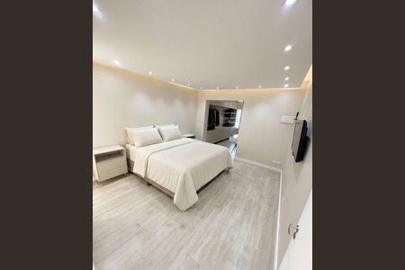 Casa à venda com 195m², 3 quartos e 2 vagas Casa à venda com 195m², 3 quartos e 2 vagasQuarto
