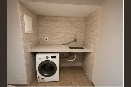 Casa à venda com 195m², 3 quartos e 2 vagas Casa à venda com 195m², 3 quartos e 2 vagasÁrea de Serviço