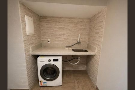 Área de serviço de casa à venda com 3 quartos, 195m² em Rochdale, Osasco