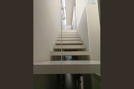 Escada de casa à venda com 3 quartos, 195m² em Rochdale, Osasco