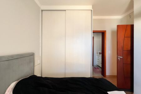Casa de condomínio à venda com 260m², 4 quartos e 4 vagas