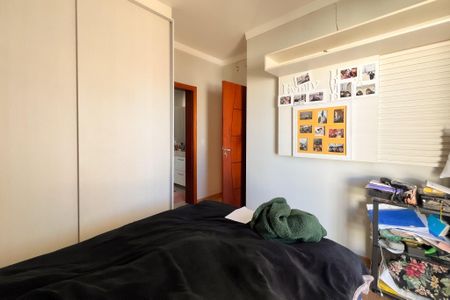 Casa de condomínio à venda com 260m², 4 quartos e 4 vagas