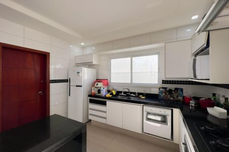 Casa de condomínio à venda com 260m², 4 quartos e 4 vagas
