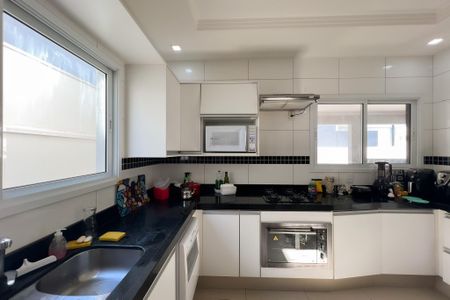 Casa de condomínio à venda com 260m², 4 quartos e 4 vagas