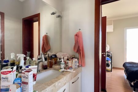 Casa de condomínio à venda com 260m², 4 quartos e 4 vagas