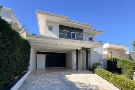 Casa de condomínio à venda com 260m², 4 quartos e 4 vagas