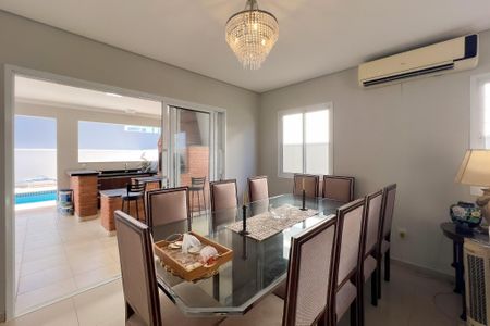 Casa de condomínio à venda com 260m², 4 quartos e 4 vagas