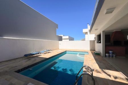 Casa de condomínio à venda com 260m², 4 quartos e 4 vagas