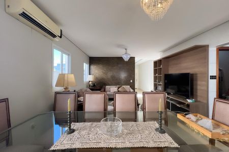 Casa de condomínio à venda com 260m², 4 quartos e 4 vagas