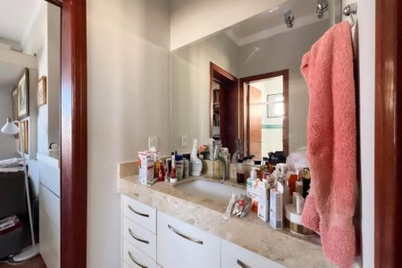 Casa de condomínio à venda com 260m², 4 quartos e 4 vagas