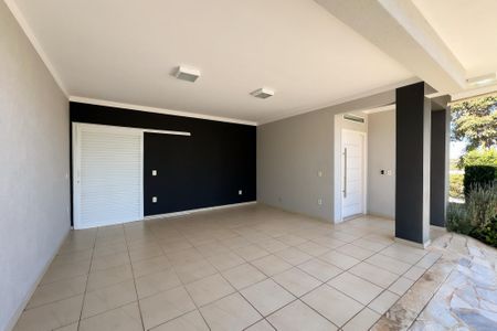 Casa de condomínio à venda com 260m², 4 quartos e 4 vagas