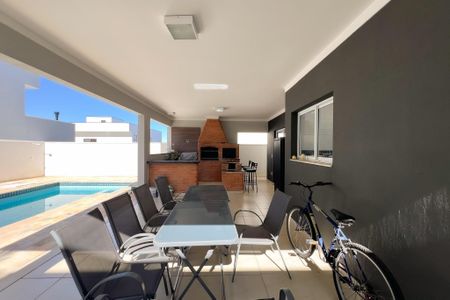 Casa de condomínio à venda com 260m², 4 quartos e 4 vagas