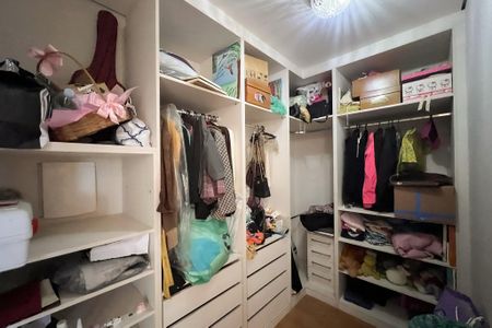 Casa de condomínio à venda com 260m², 4 quartos e 4 vagas