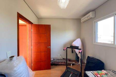 Casa de condomínio à venda com 260m², 4 quartos e 4 vagas