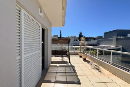 Casa de condomínio à venda com 260m², 4 quartos e 4 vagas