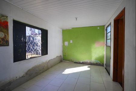 Sala de casa à venda com 2 quartos, 173m² em Vila Nova, Porto Alegre
