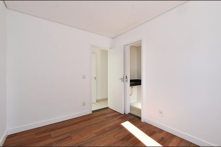 Apartamento à venda com 90m², 3 quartos e 2 vagasSemi Suíte 2