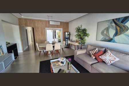 Casa de condomínio à venda com 200m², 3 quartos e 4 vagasSala