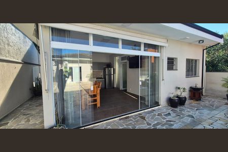 Casa de condomínio à venda com 200m², 3 quartos e 4 vagasÁrea Gourmet