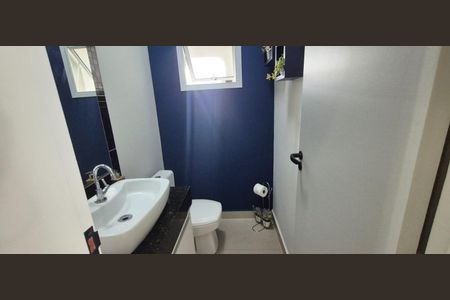 Casa de condomínio à venda com 200m², 3 quartos e 4 vagasQuarto