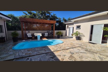 Casa de condomínio à venda com 200m², 3 quartos e 4 vagasPiscina