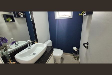 Casa de condomínio à venda com 200m², 3 quartos e 4 vagasQuarto
