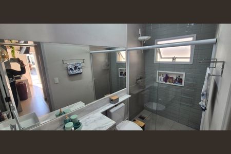 Casa de condomínio à venda com 200m², 3 quartos e 4 vagasQuarto