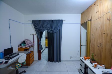 Casa à venda com 216m², 6 quartos e 2 vagas Casa à venda com 216m², 6 quartos e 2 vagasQUARTO 2 (casa 1)
