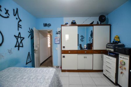 Casa à venda com 216m², 6 quartos e 2 vagas Casa à venda com 216m², 6 quartos e 2 vagasQUARTO 3 (casa 1 )