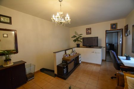Casa à venda com 216m², 6 quartos e 2 vagas Casa à venda com 216m², 6 quartos e 2 vagasSALA (casa 1 )