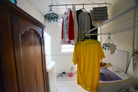 Casa à venda com 216m², 6 quartos e 2 vagas Casa à venda com 216m², 6 quartos e 2 vagasAREA DE SERVIÇO (casa 1)
